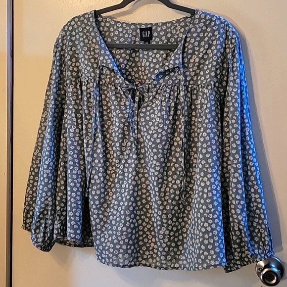 GAP Sage Green Floral and White Double Tie Front 3/4 Sleeve Peasant Blouse Top - Picture 2 of 9